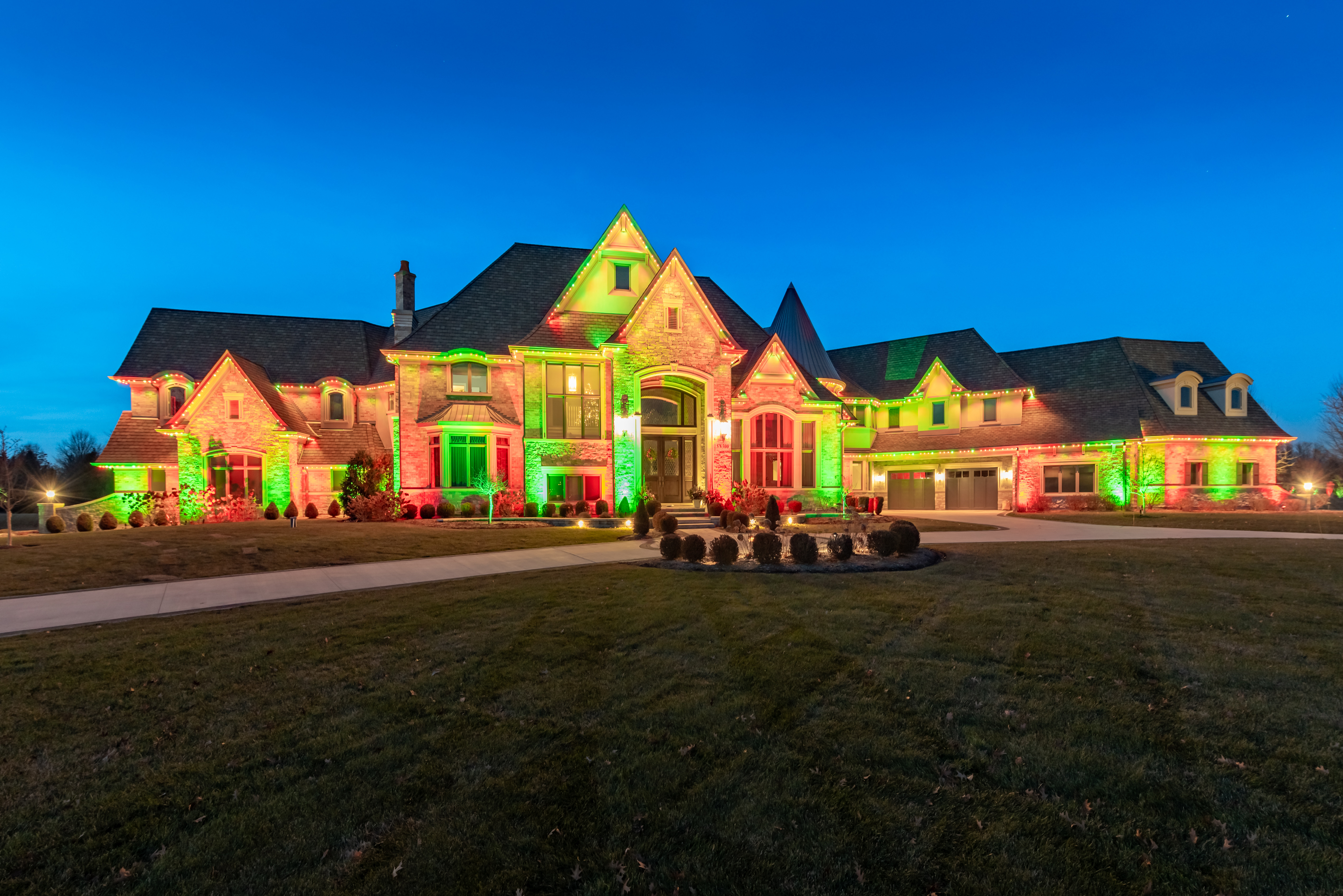 permanent roofline lighting installed at a home in Chagrin Falls, OH